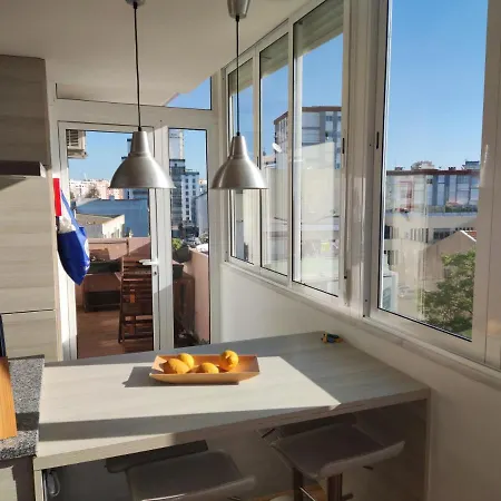 M&h Loft - T2 Em Apartment